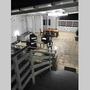 https://villa-sara-marina-di-ragusa.sicilyhotelsitaly.net