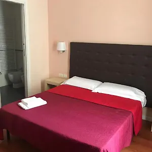 https://elle-cavour-guest-house.it-romehotels.com